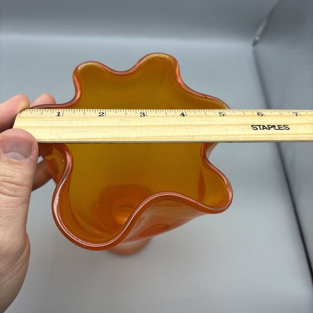 Vintage Handblown Art Glass Orange Ruffled Handkerchief Vase 9-3/8” Tall - Picture 9 of 10